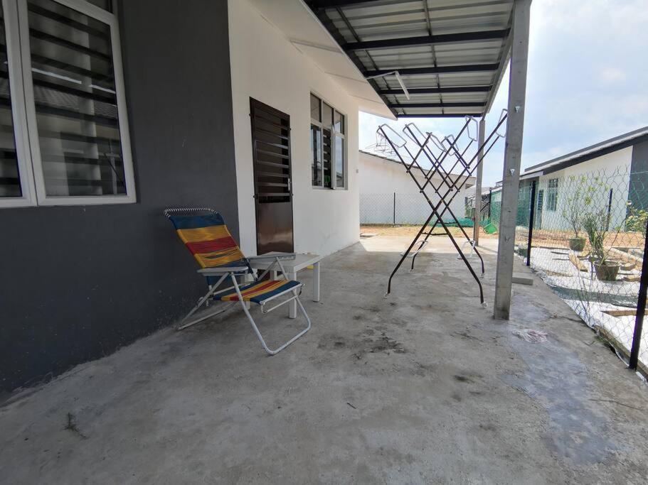 Modern , Spacious Gambang Ump 18 Guest House Екстериор снимка